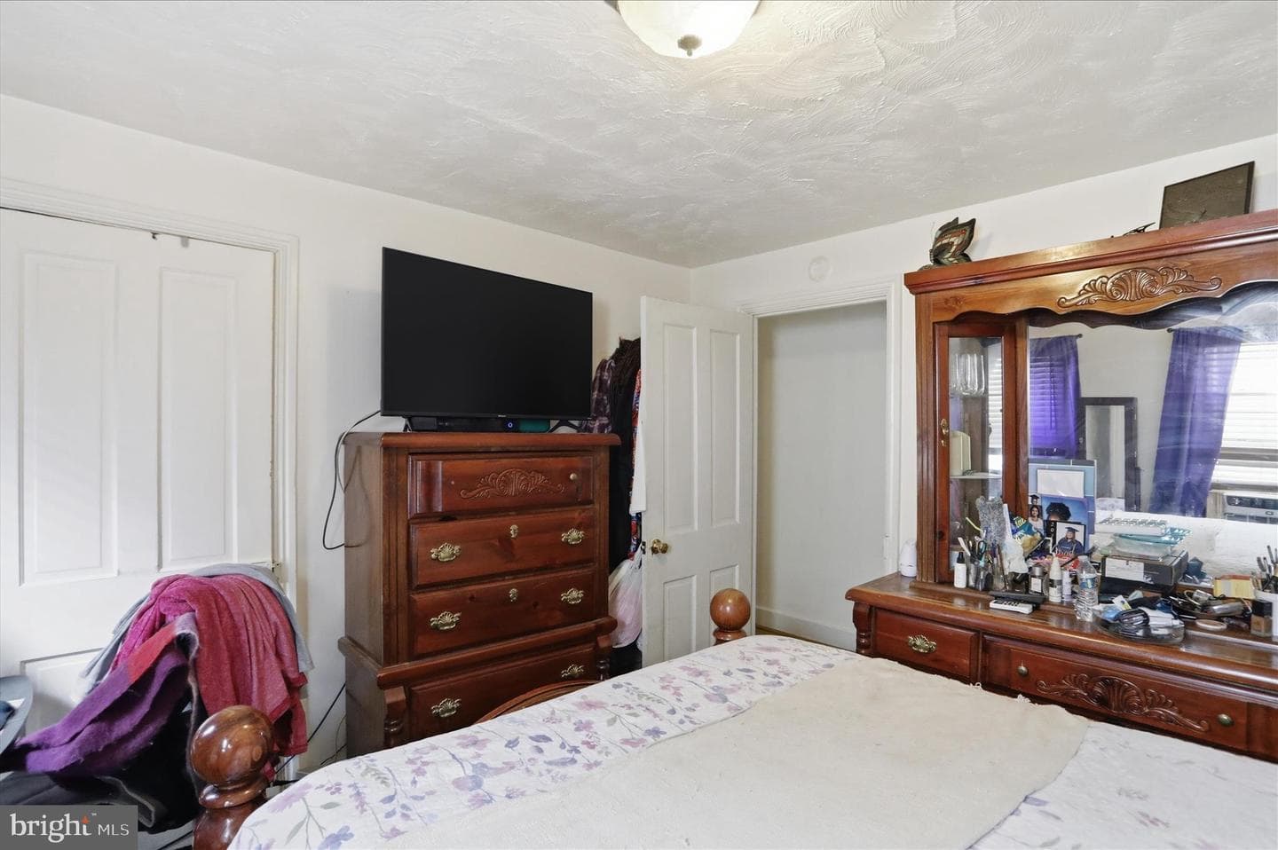 254 W Queen Street photo 16