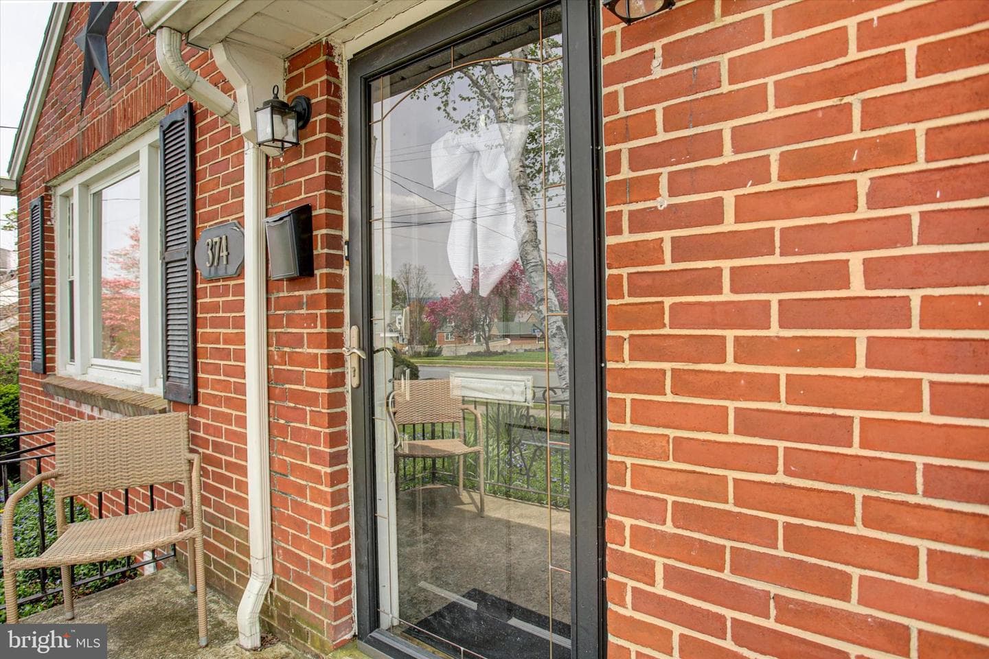 374 Glen Street photo 5