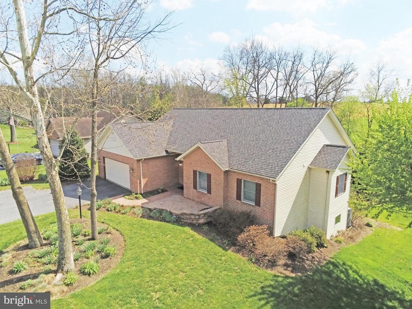 132 Buckingham Drive photo 2