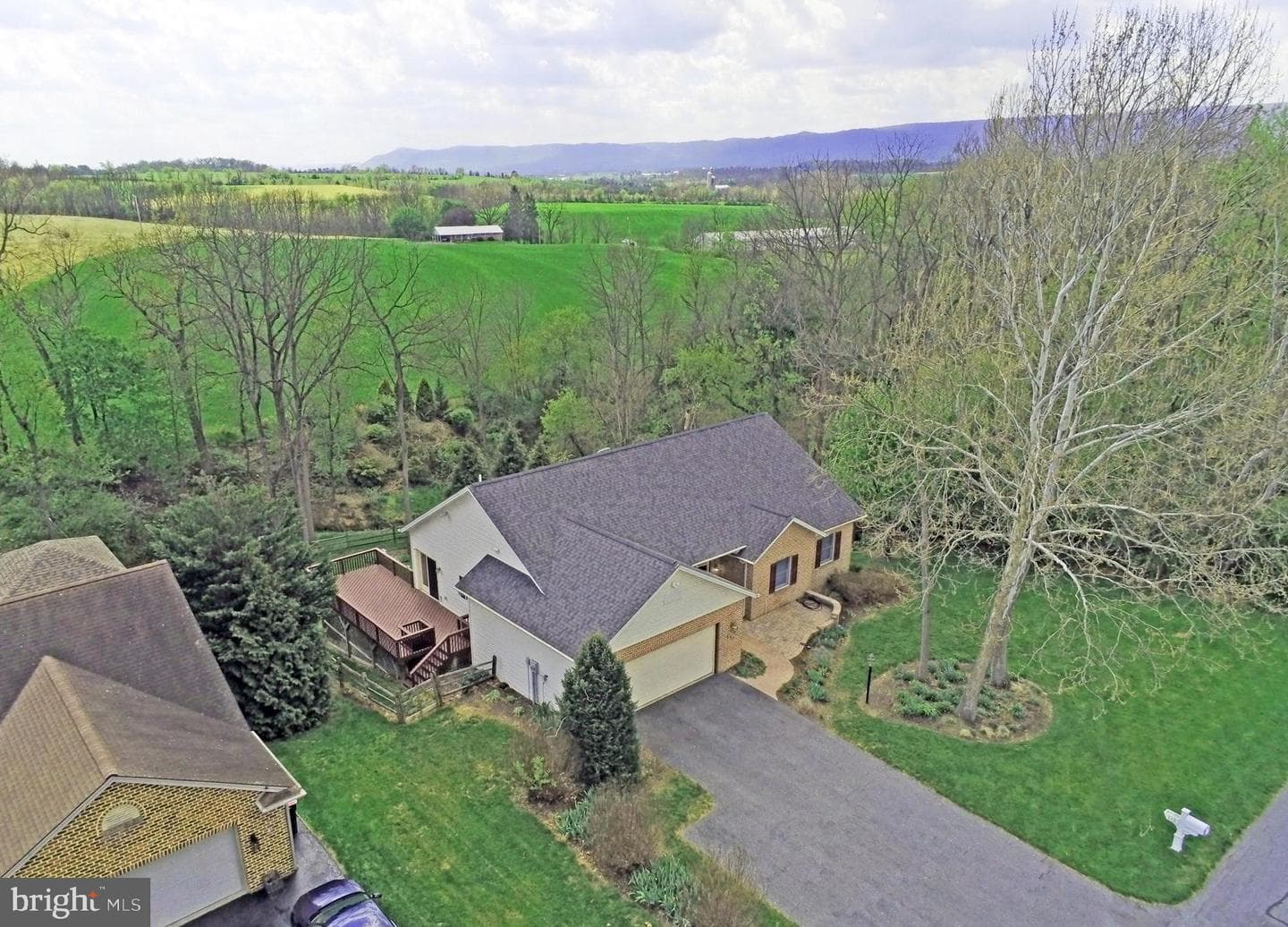 132 Buckingham Drive photo 3