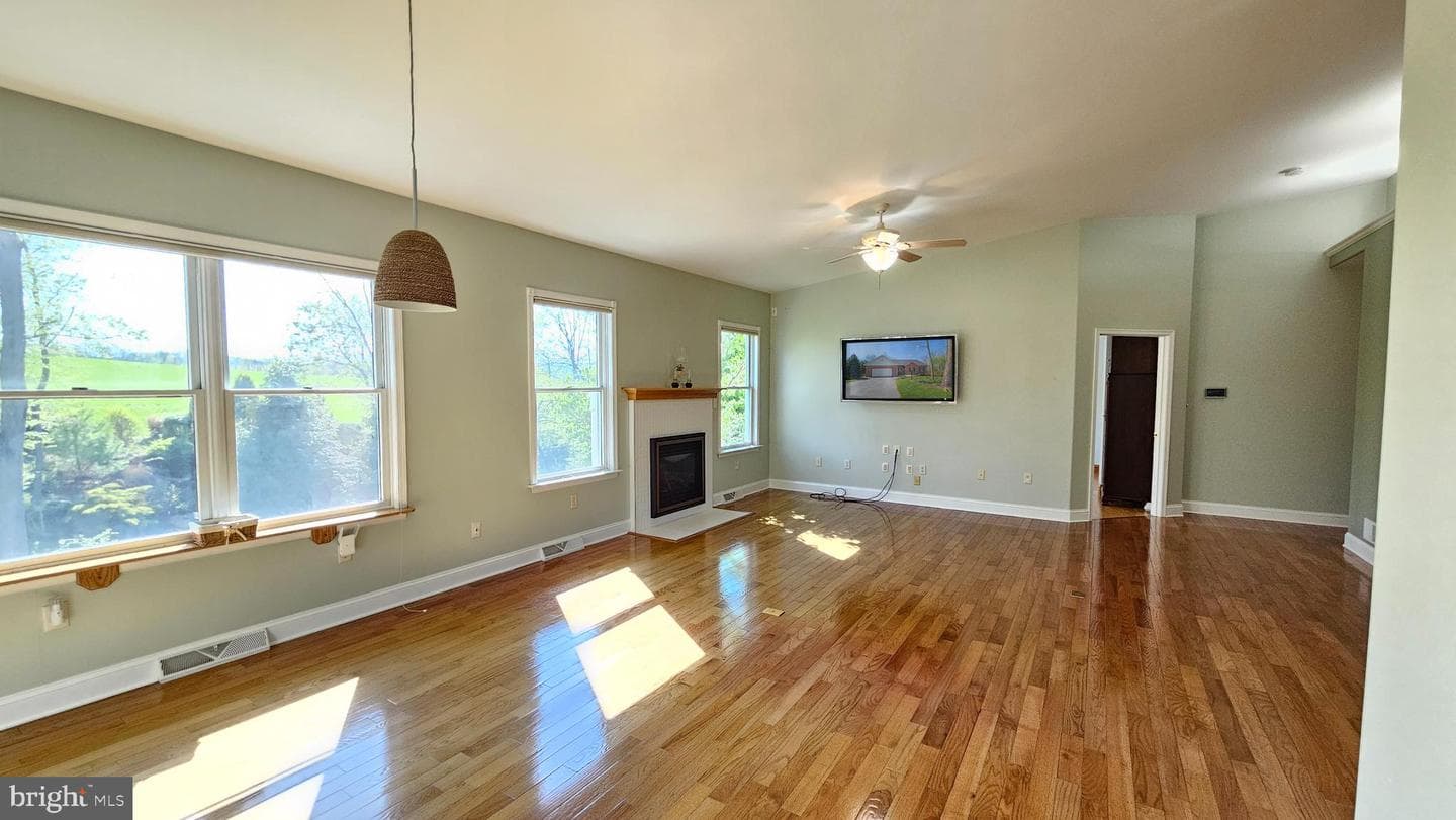 132 Buckingham Drive photo 5