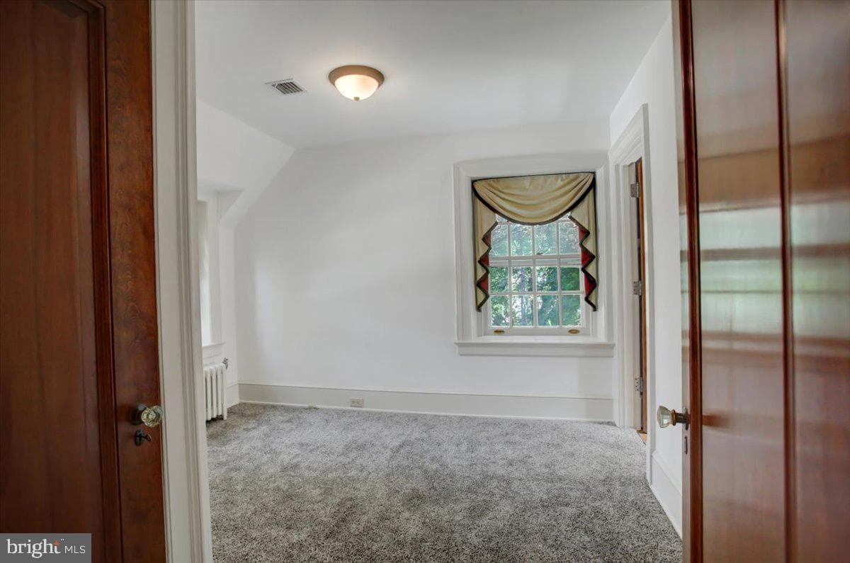 307 W King Street photo 39