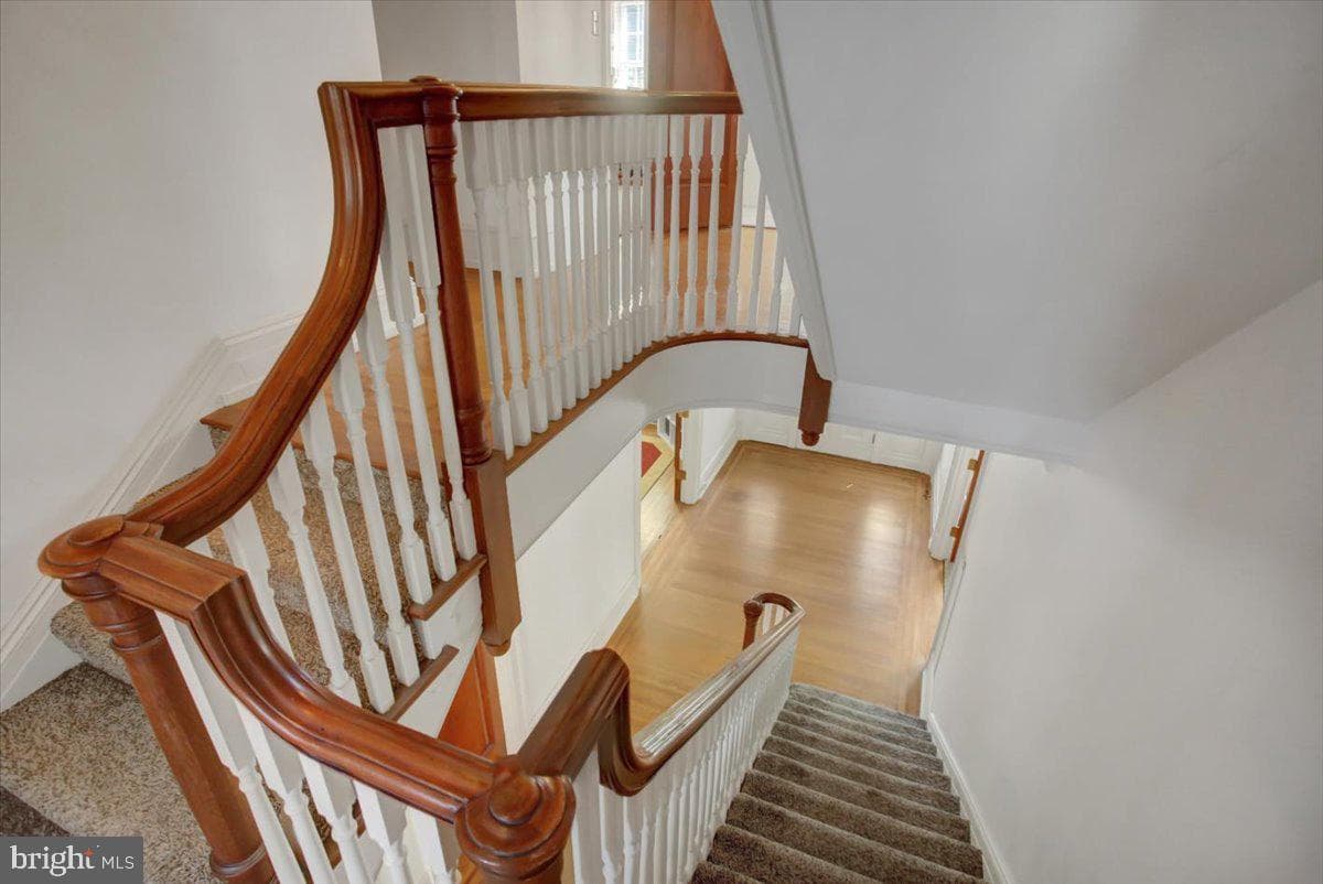307 W King Street photo 46