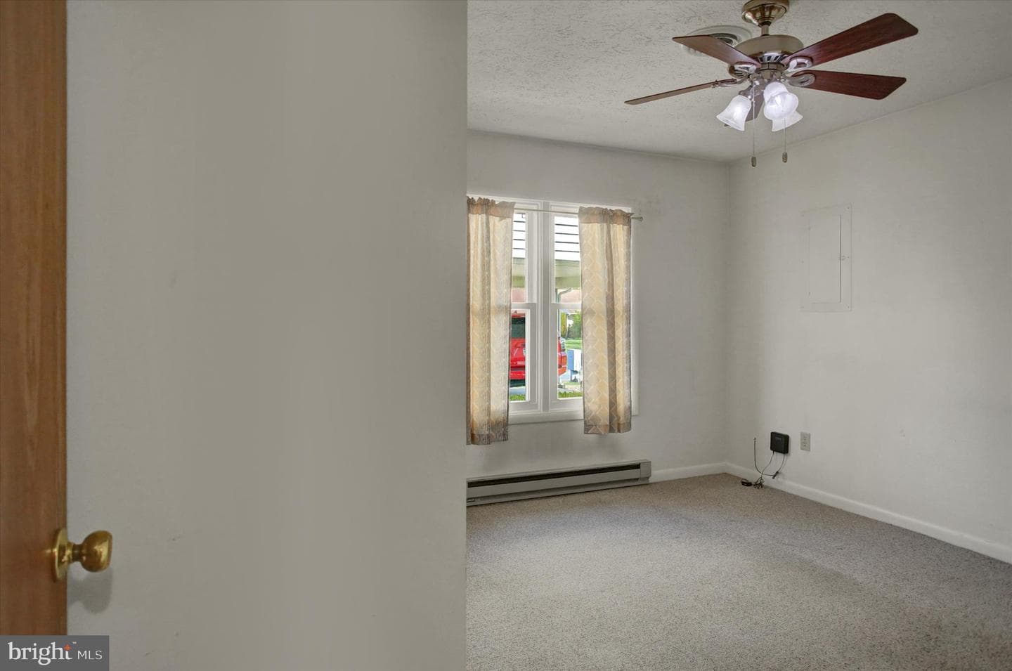 1084 Westgate Drive photo 17