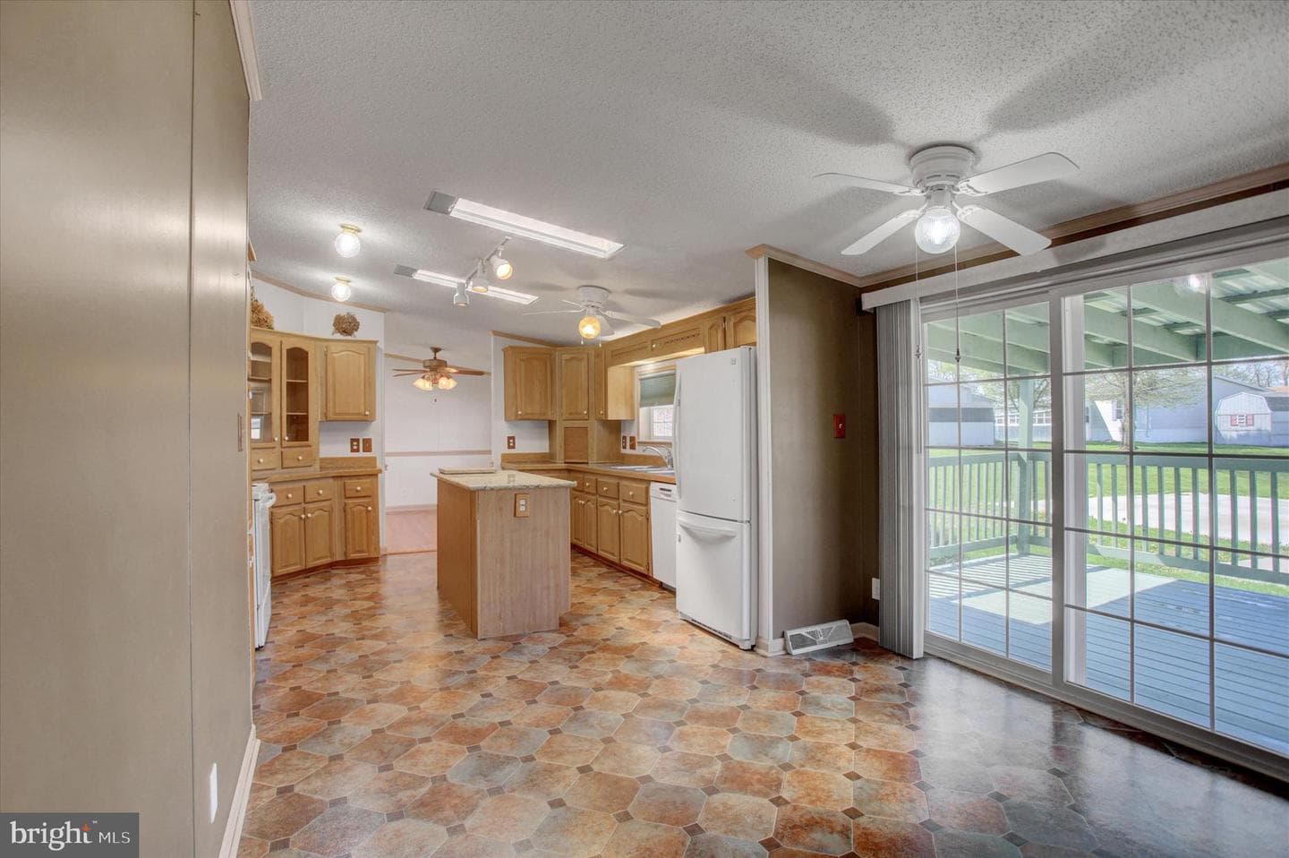 5664 Claridge Court photo 10