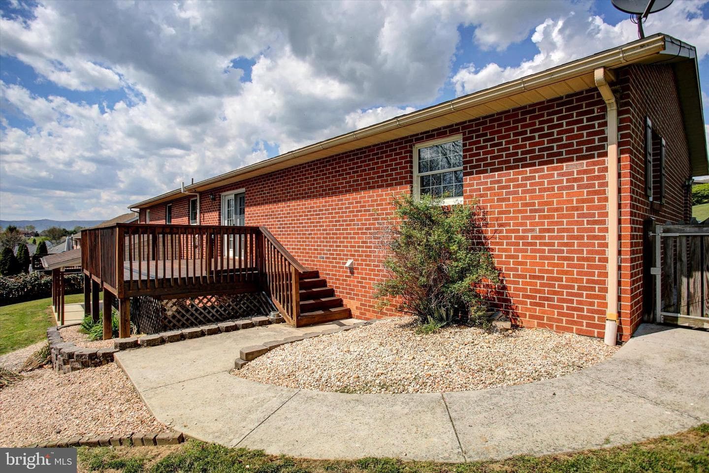 250 Jade Drive photo 5