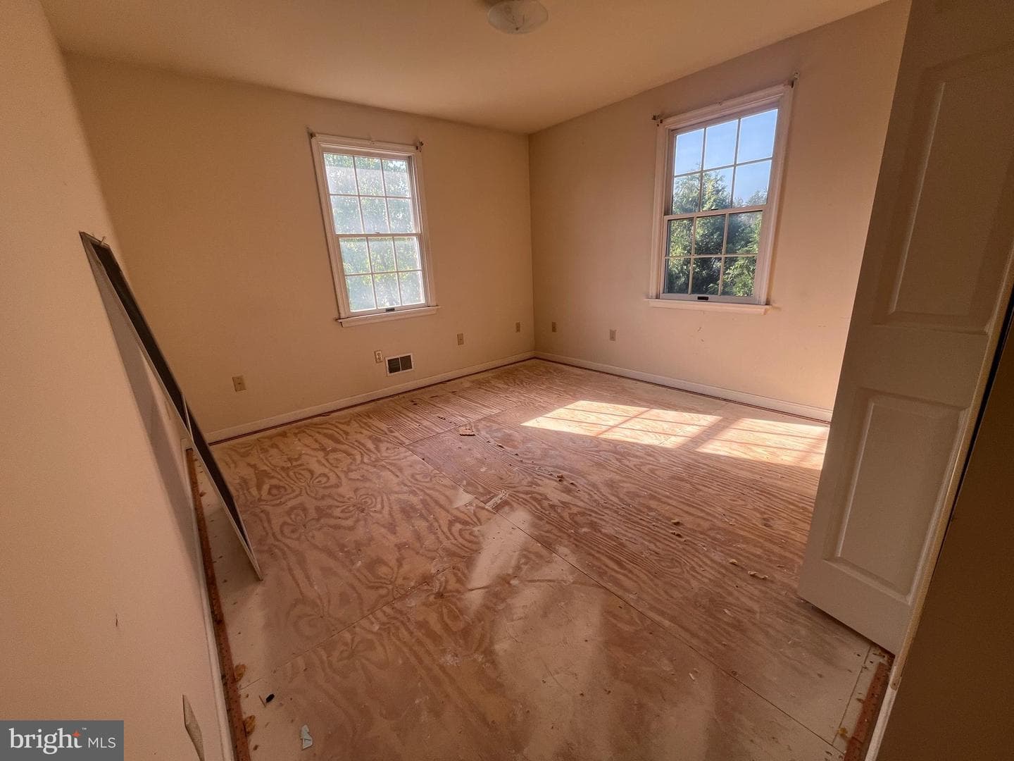 150 S S Price Avenue photo 26