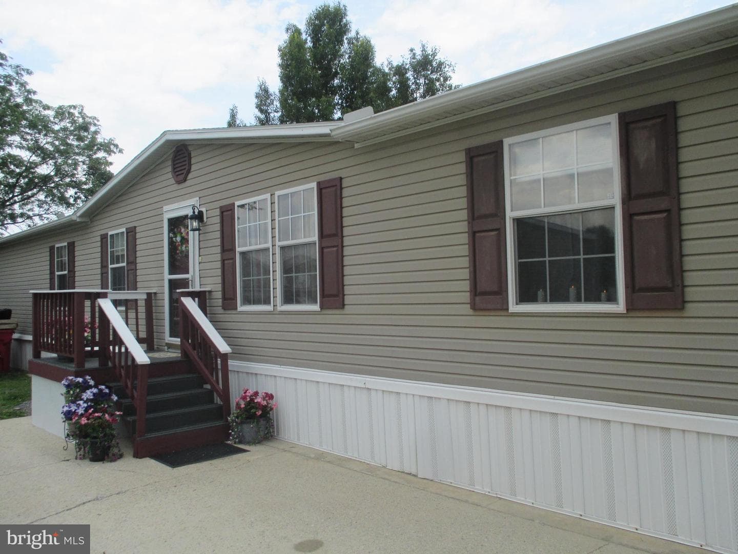 284 Waverly Court photo 42