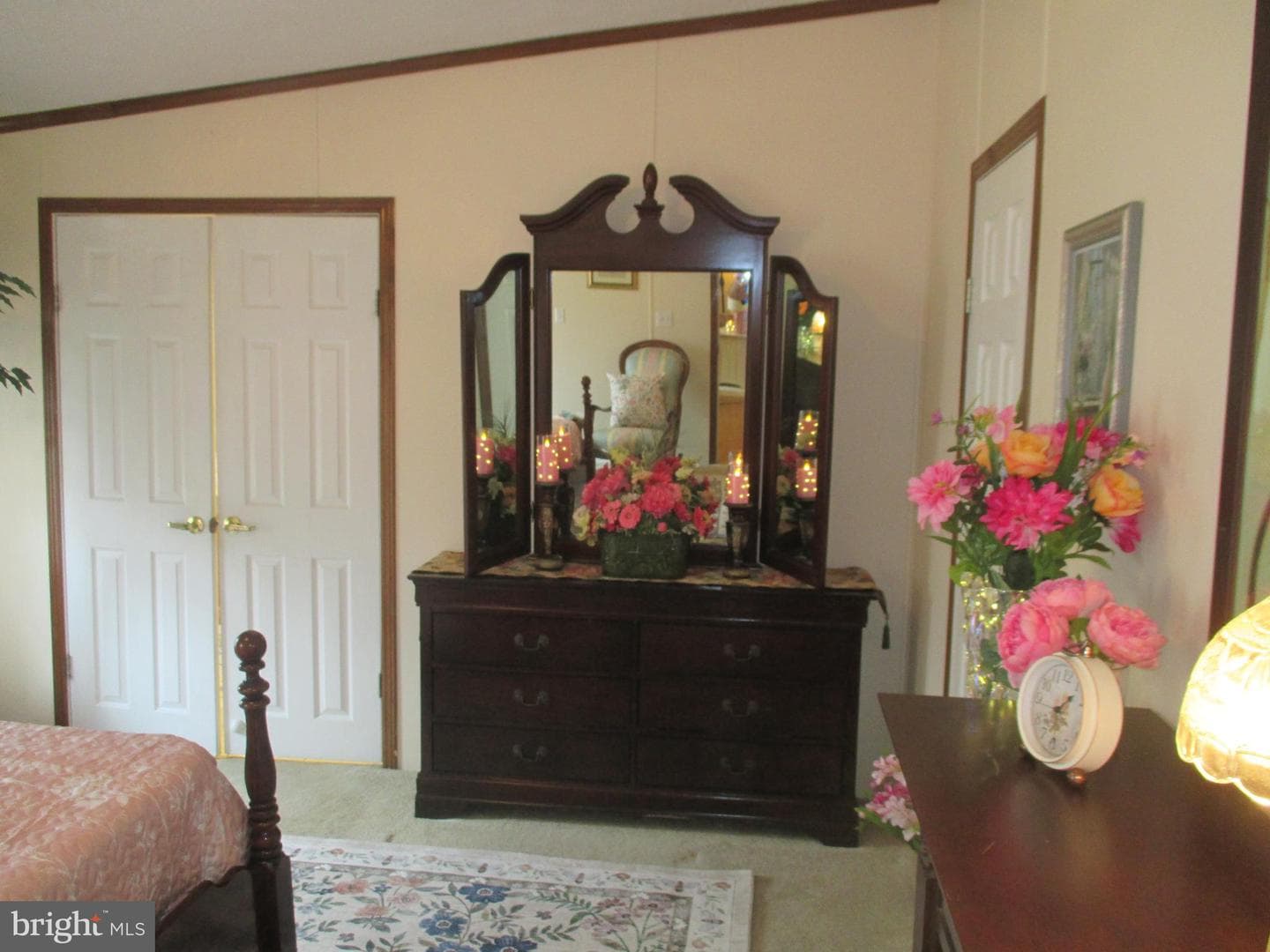 284 Waverly Court photo 9