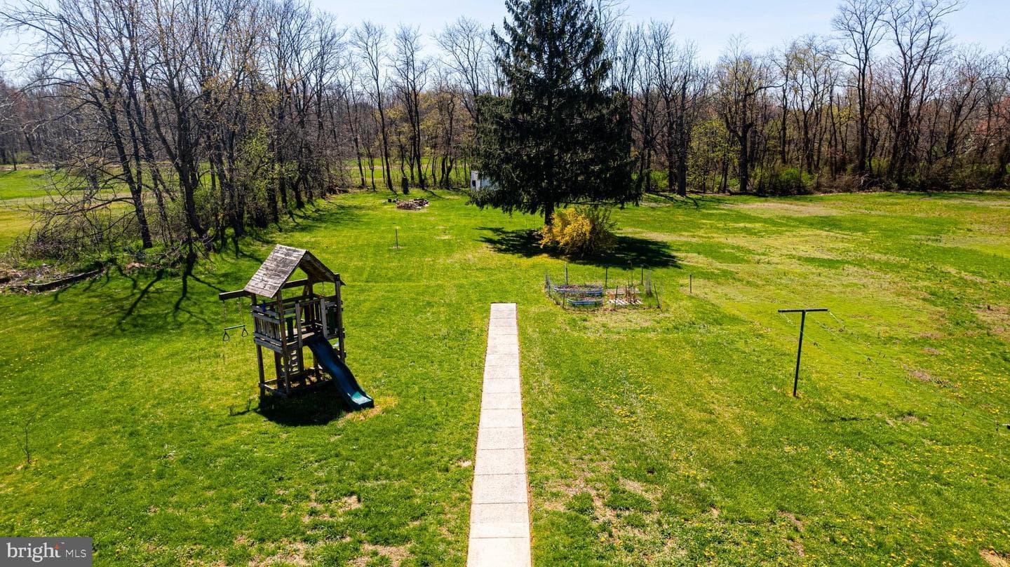 4568 Newman Road photo 18