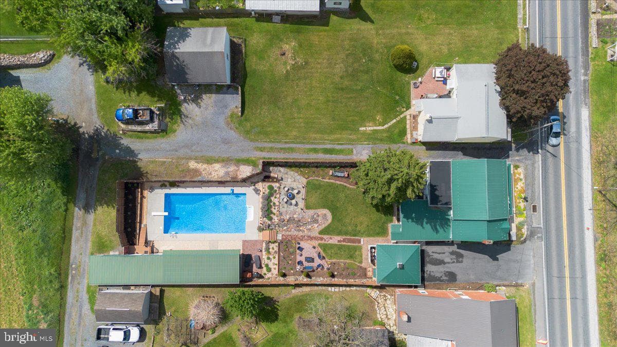 8560 Anthony Highway photo 50