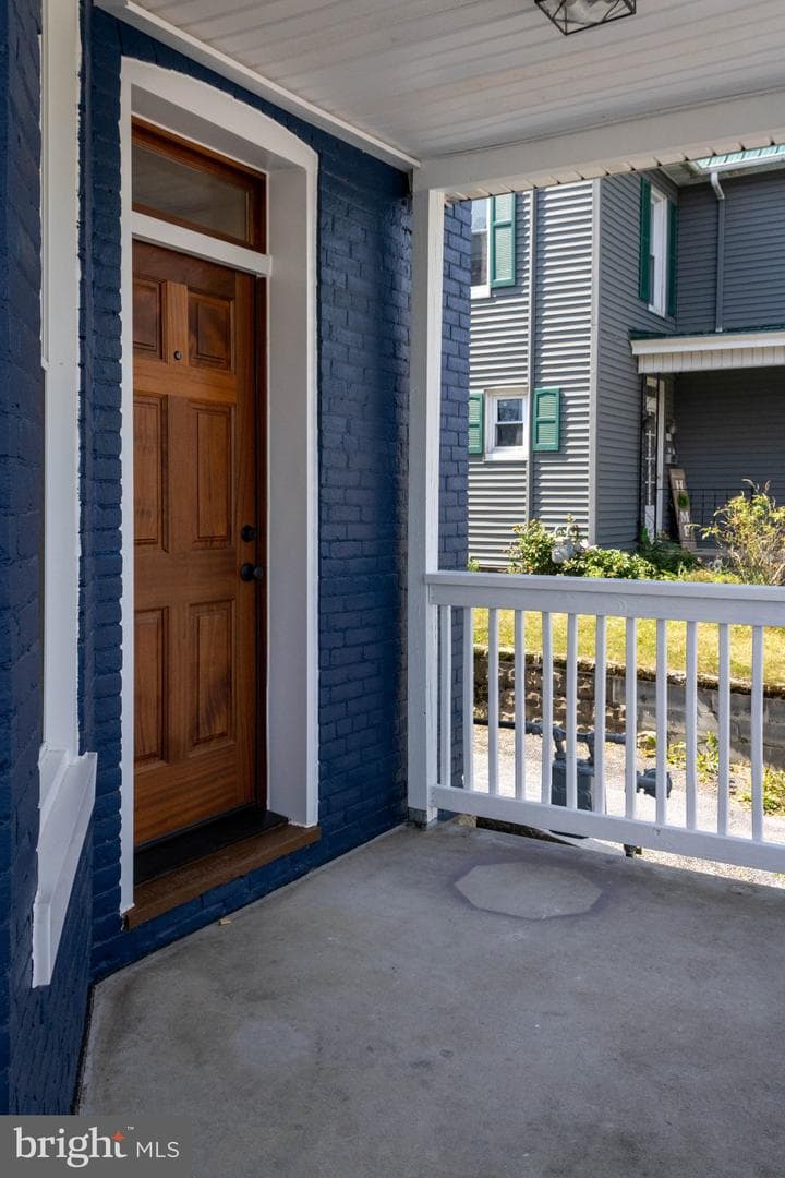 213 Fairview Avenue photo 4