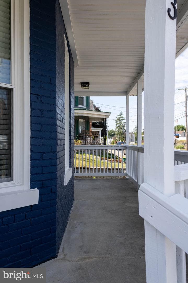 213 Fairview Avenue photo 6