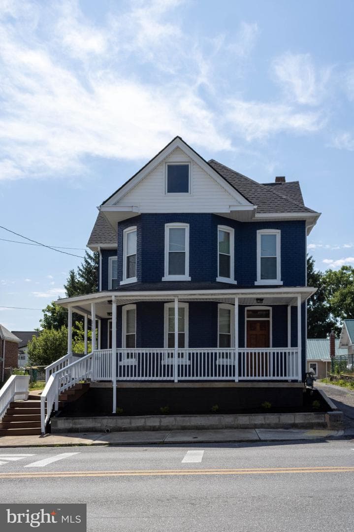 213 Fairview Avenue photo 9