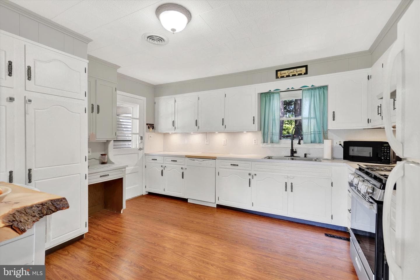1 Lincoln Drive photo 7