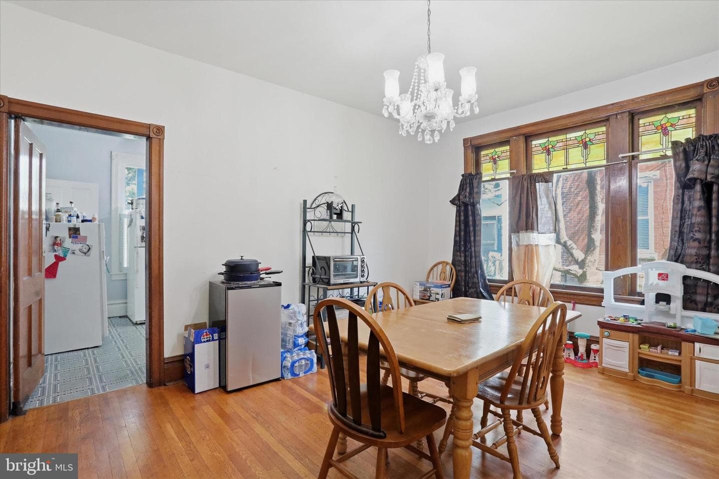 539 E King St photo 36