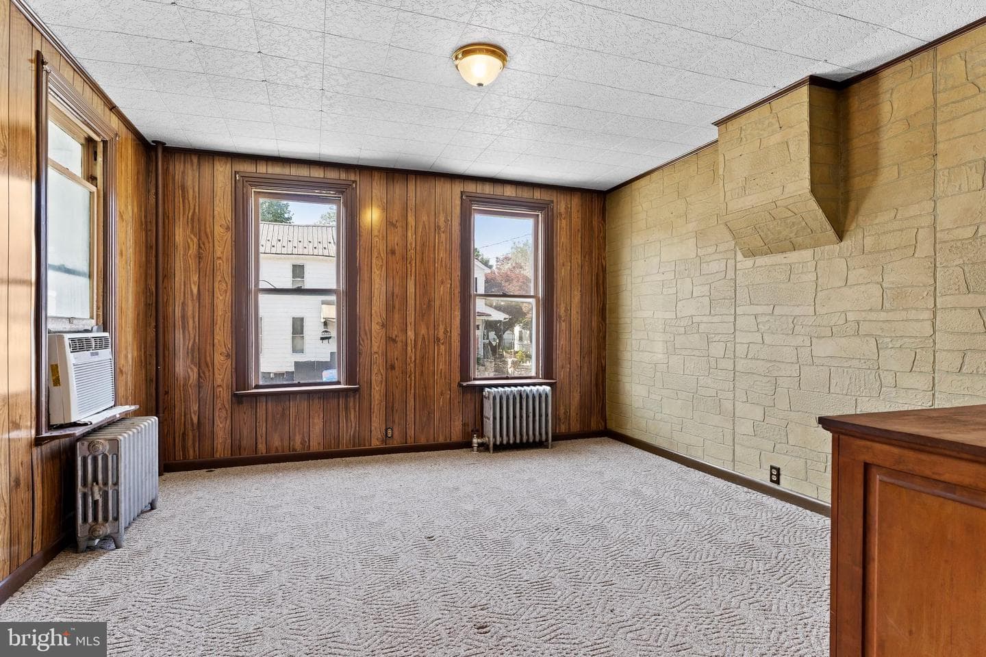 351 E E Catherine Street photo 18