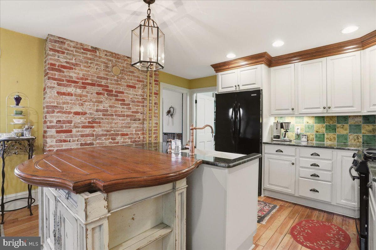 627 Philadelphia Avenue photo 15