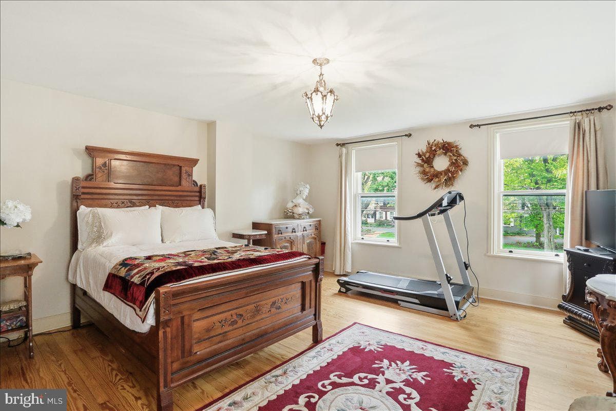 627 Philadelphia Avenue photo 46