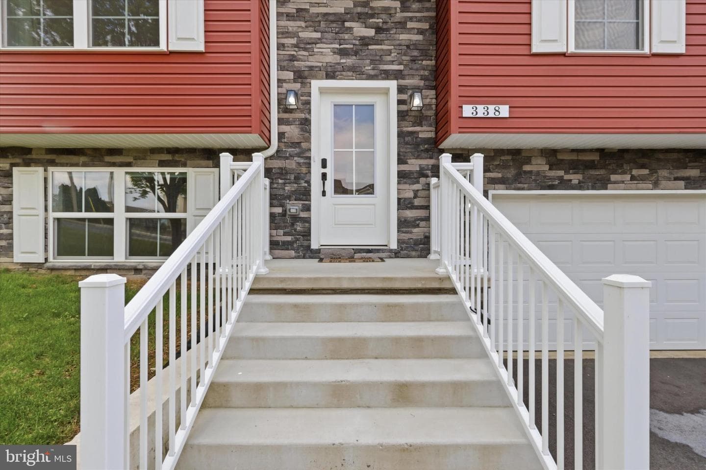 338 Grandview Avenue Avenue W photo 2