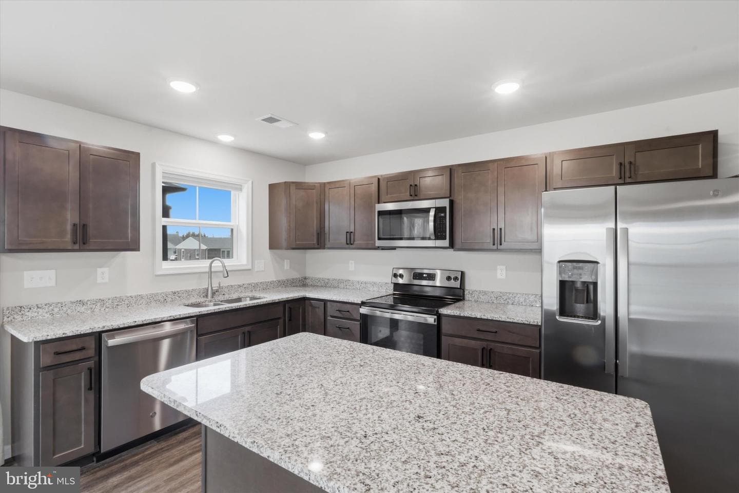 338 Grandview Avenue Avenue W photo 7