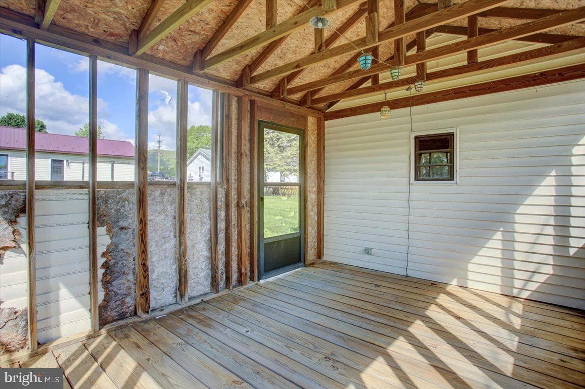 13496 Cumberland Highway photo 28