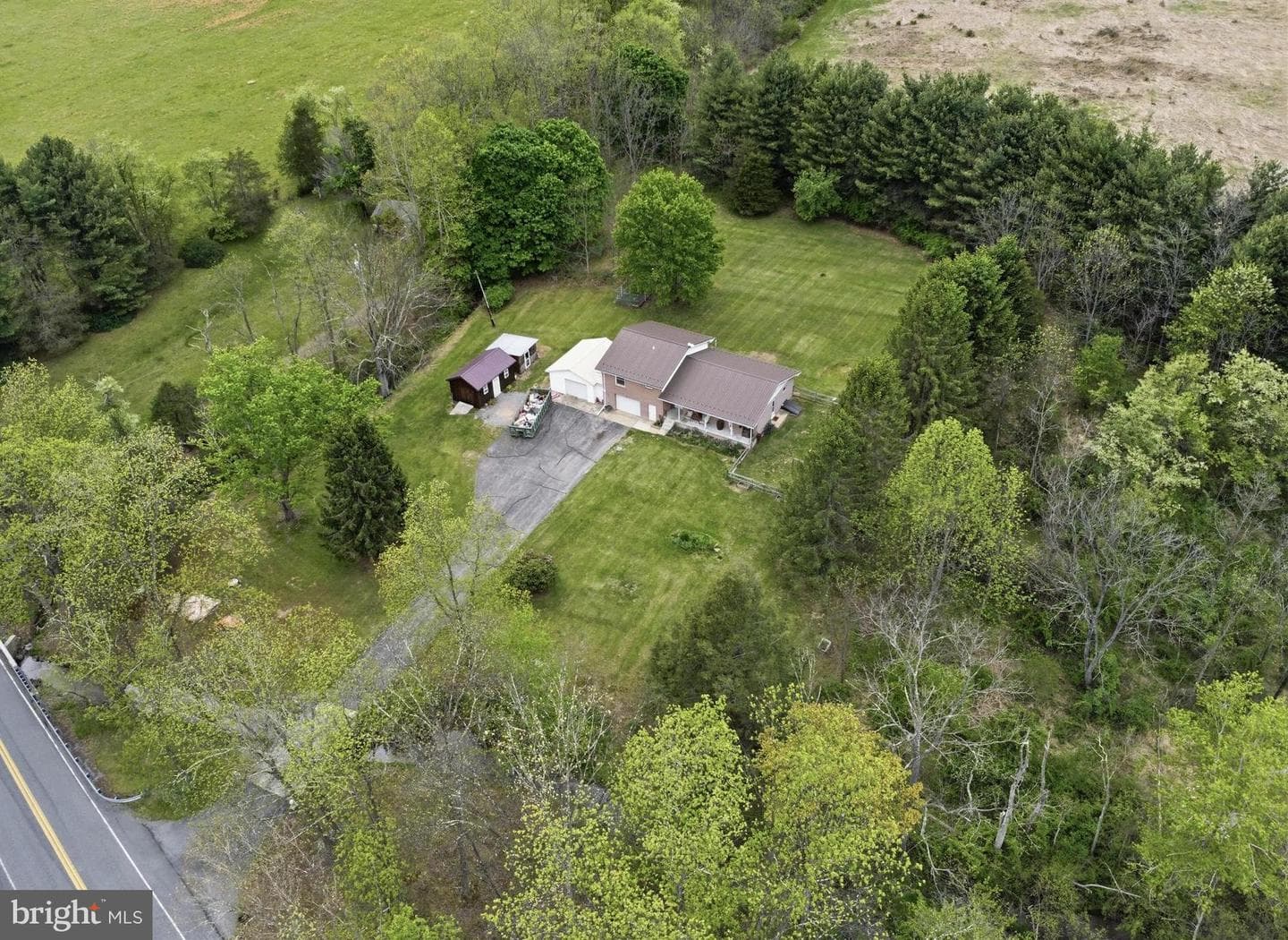 21725 Amberson Road photo 2
