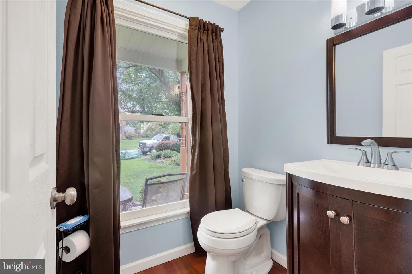 760 Franklin Square Drive photo 4