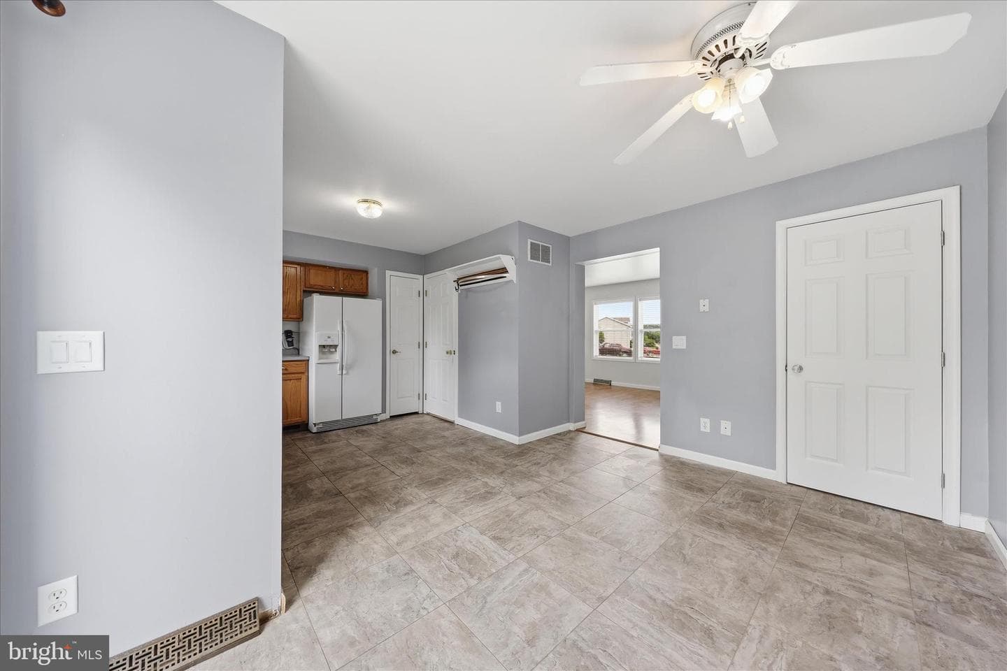 8757 Kings Road photo 11