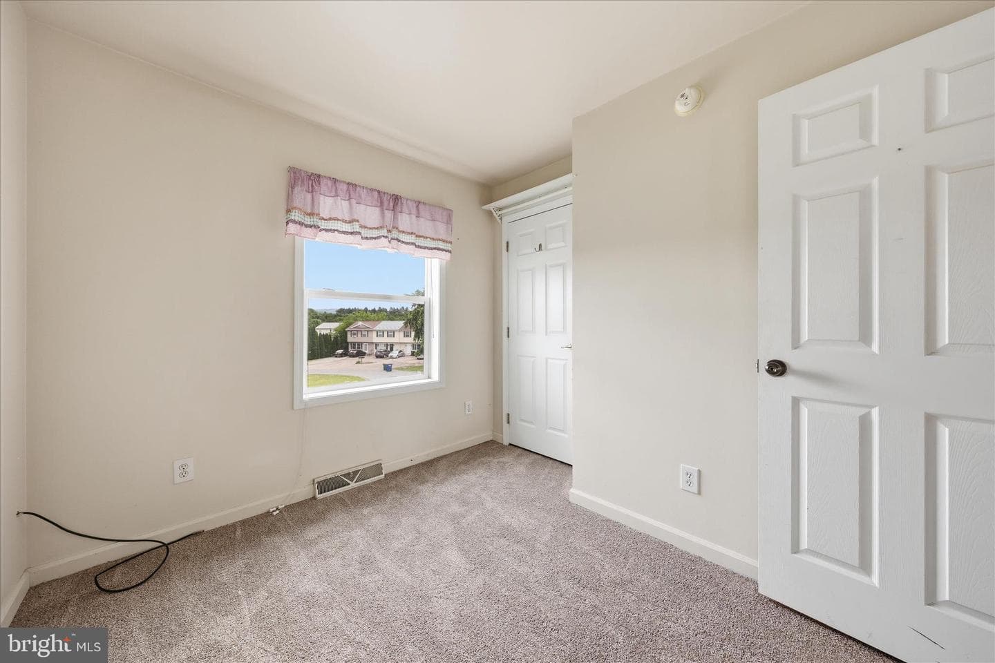 8757 Kings Road photo 25