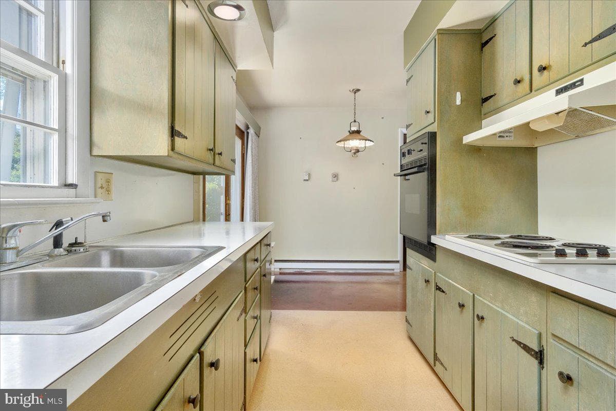 6391 Hillcrest photo 13