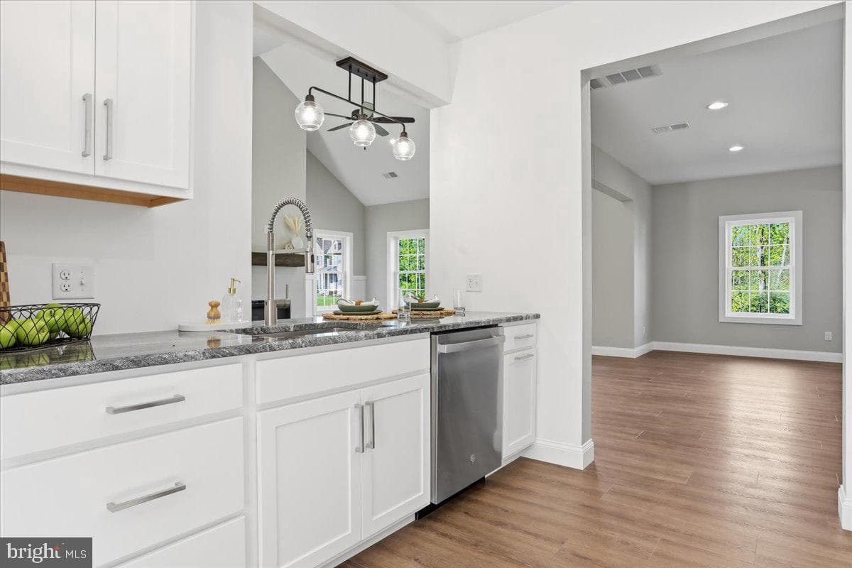 130 Woodbriar Drive photo 15