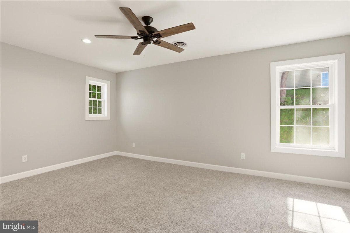 130 Woodbriar Drive photo 31