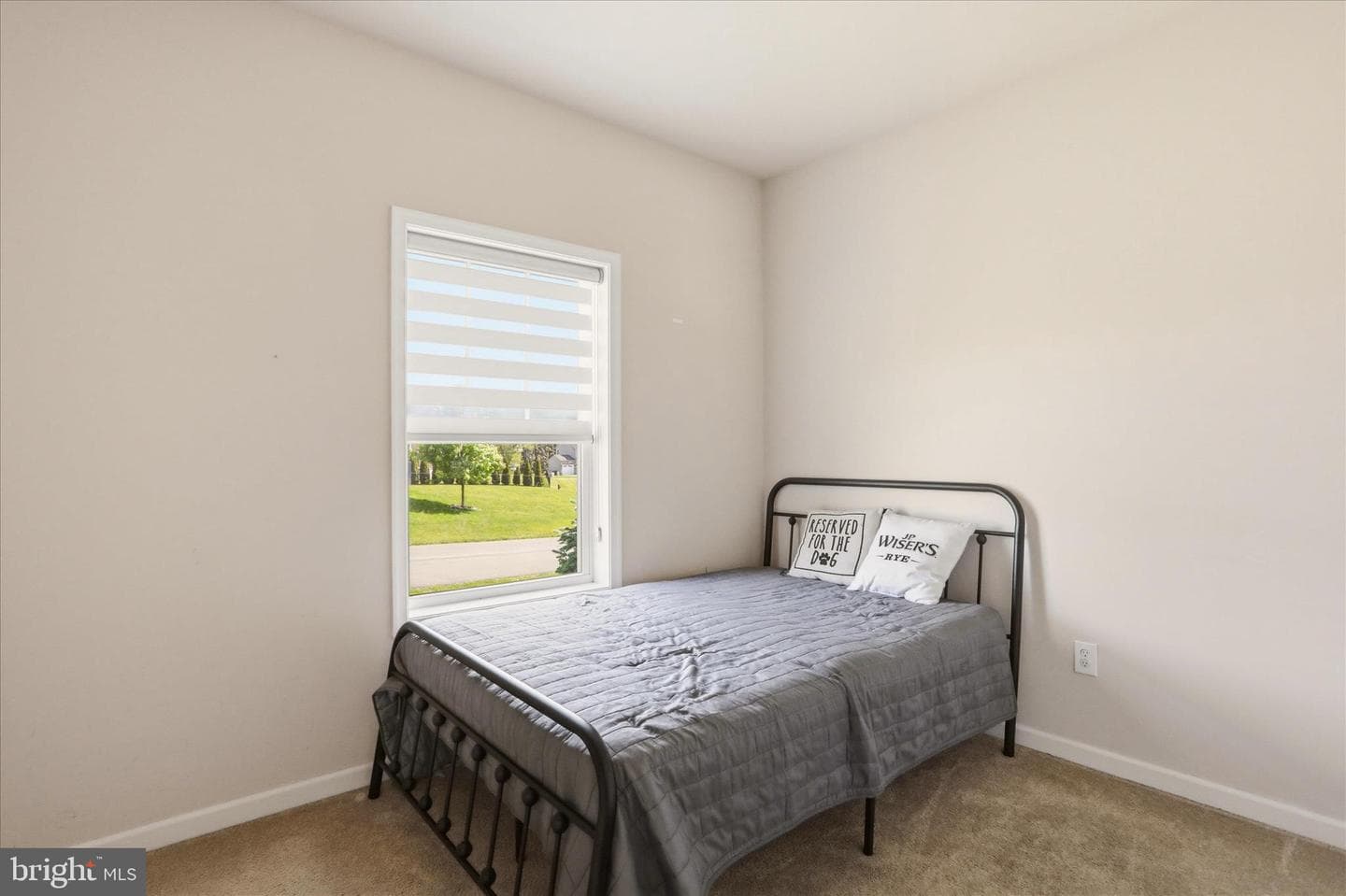 457 Ambassador Place photo 18