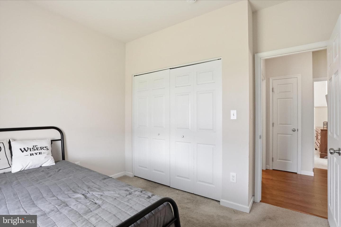 457 Ambassador Place photo 19