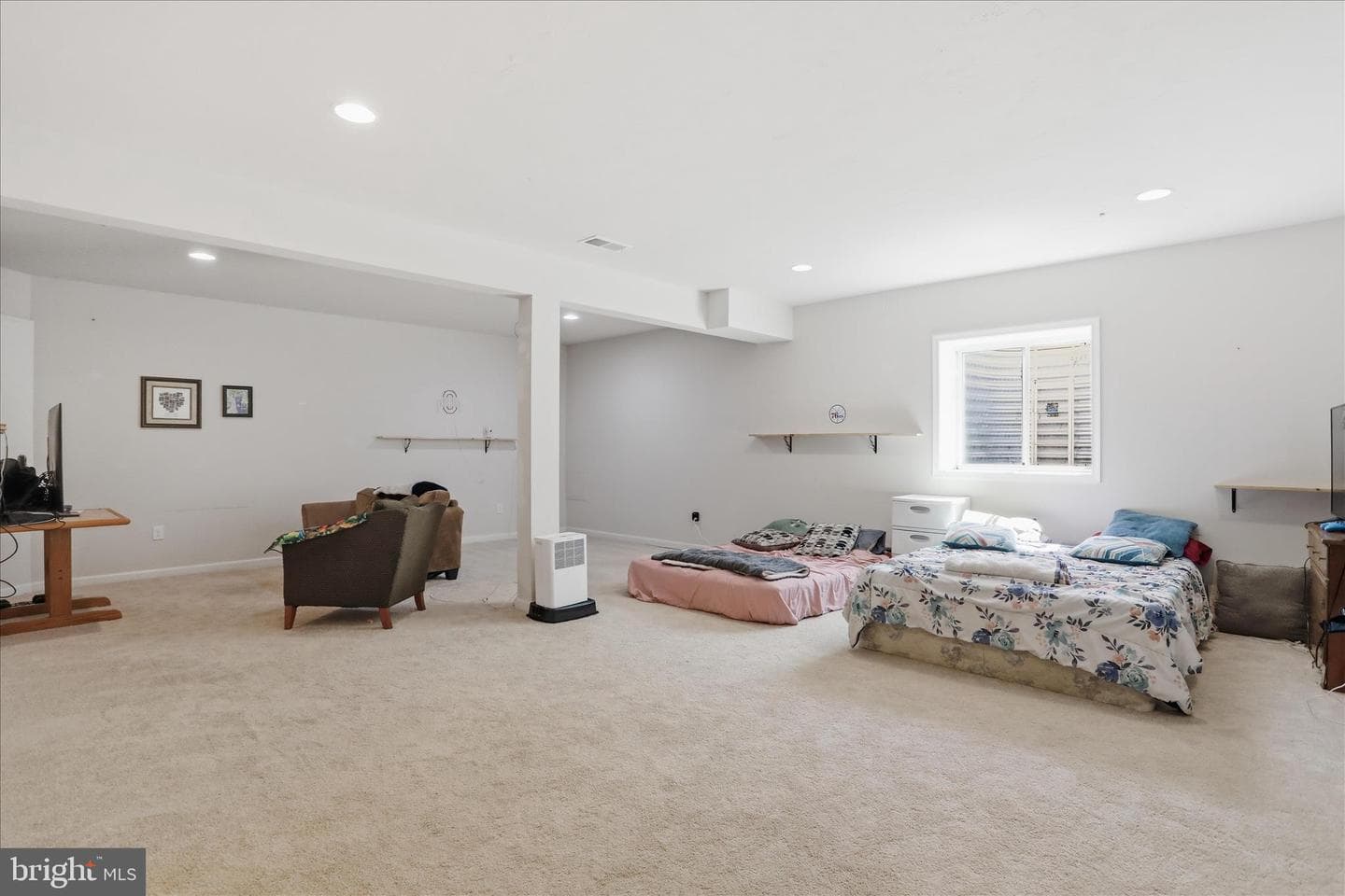 457 Ambassador Place photo 20