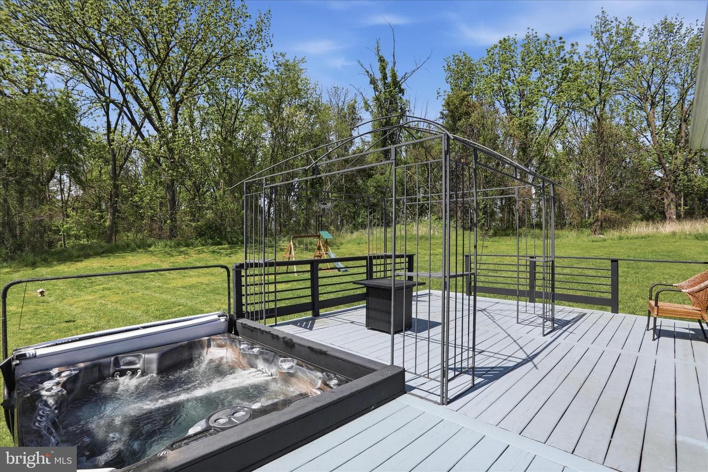 457 Ambassador Place photo 23