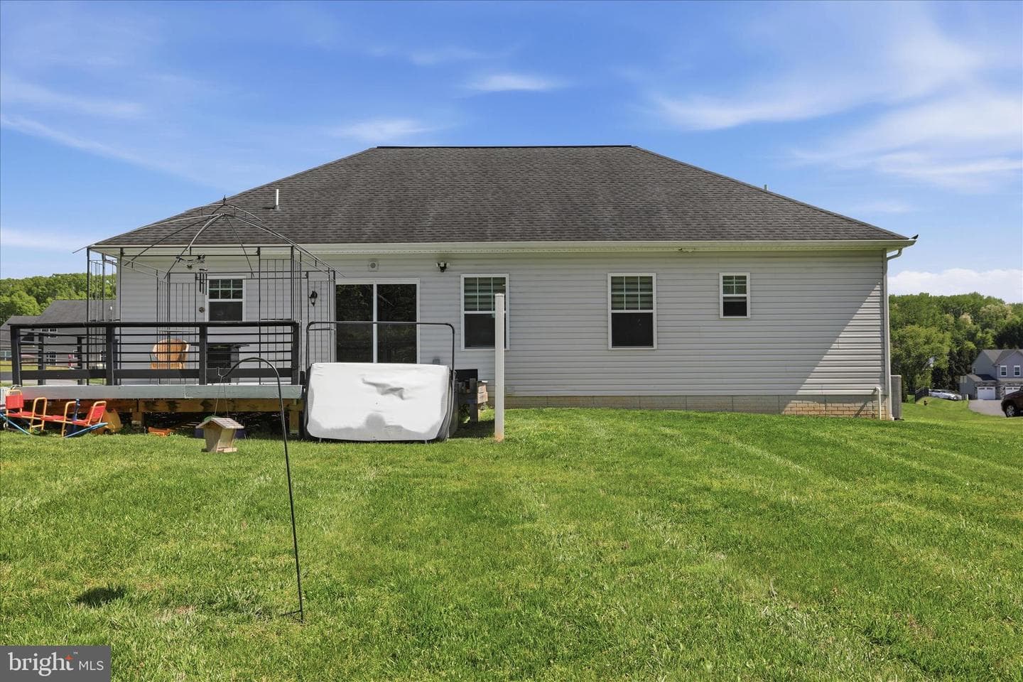 457 Ambassador Place photo 27