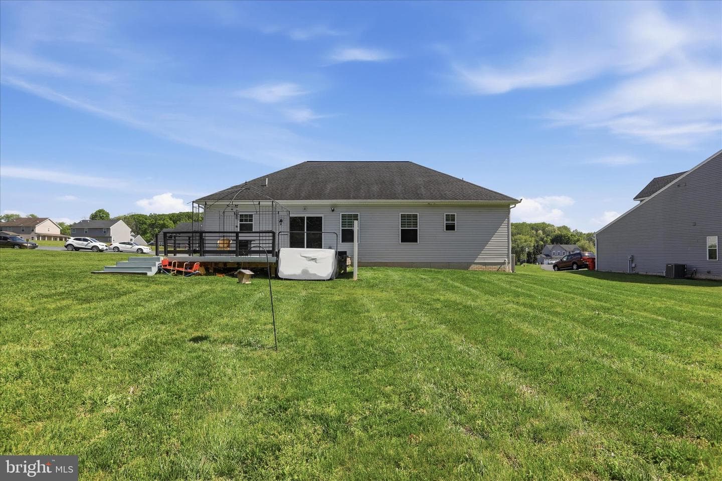 457 Ambassador Place photo 28