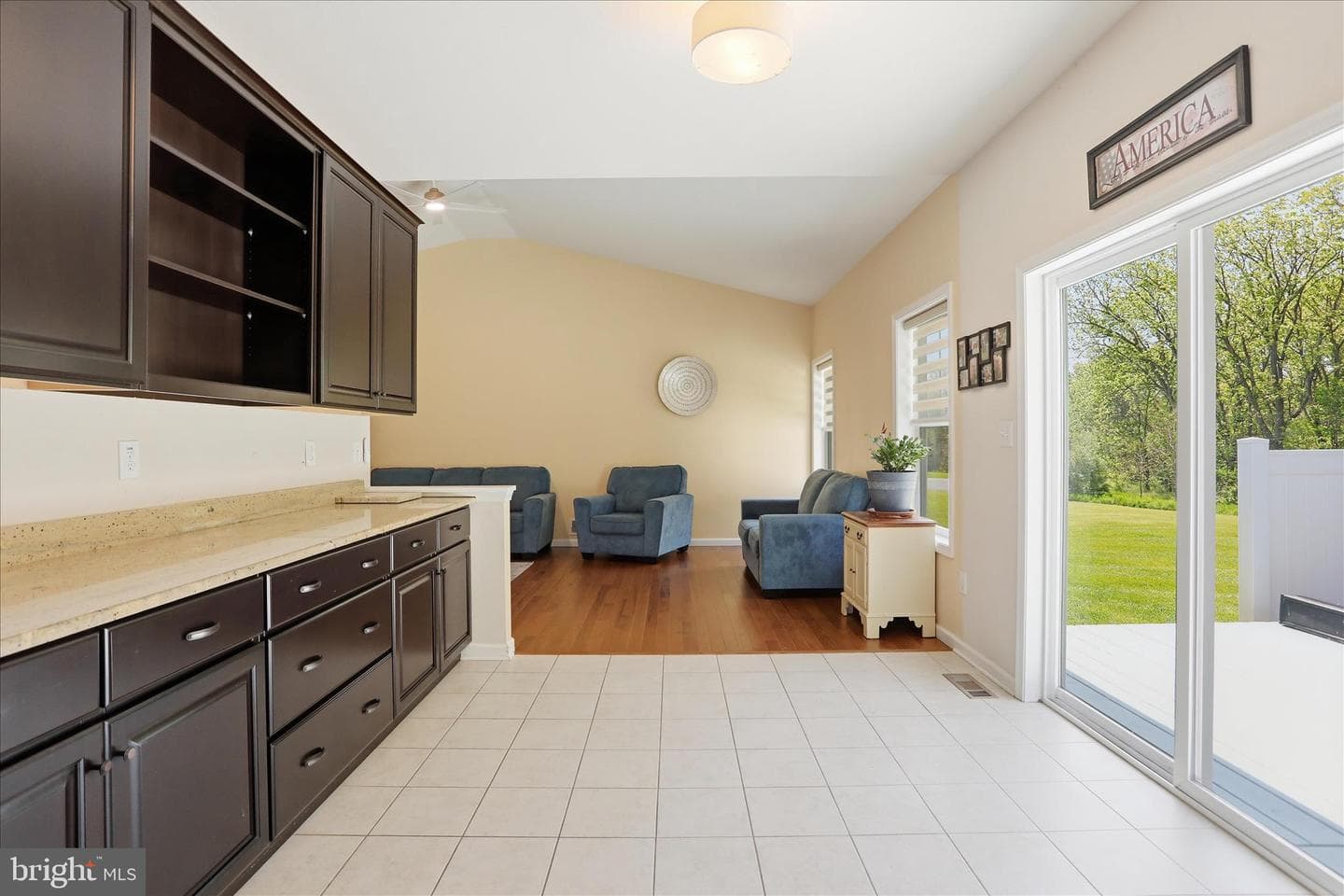 457 Ambassador Place photo 4
