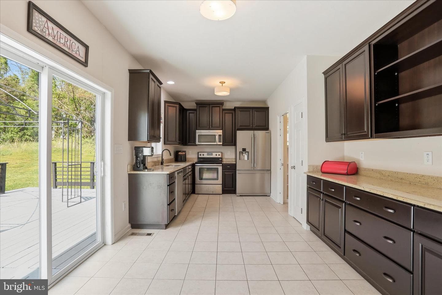 457 Ambassador Place photo 5