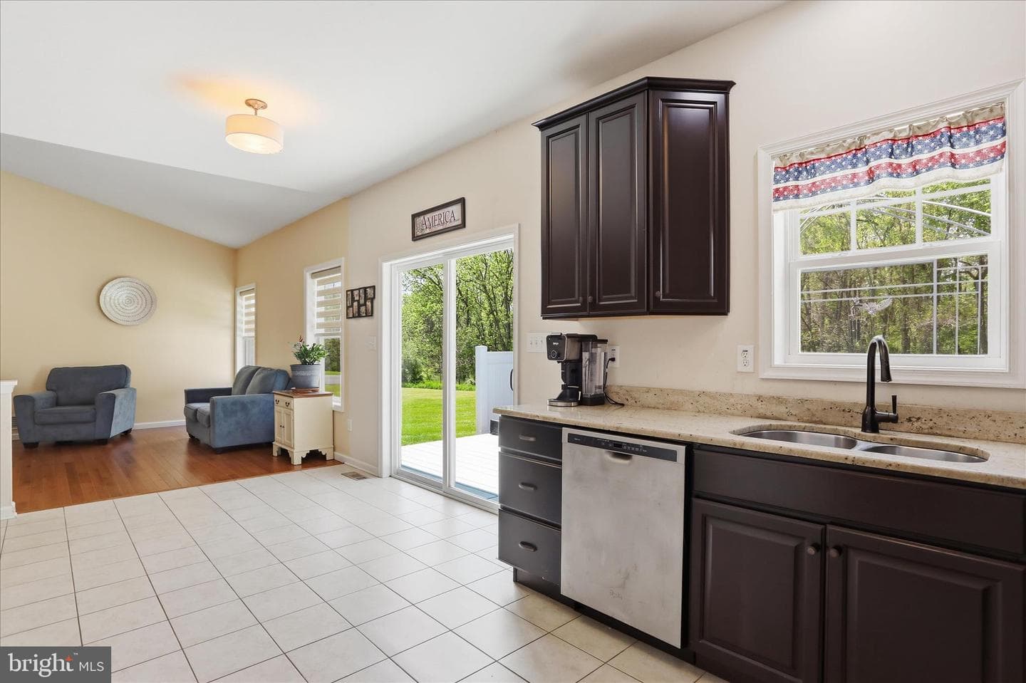 457 Ambassador Place photo 7