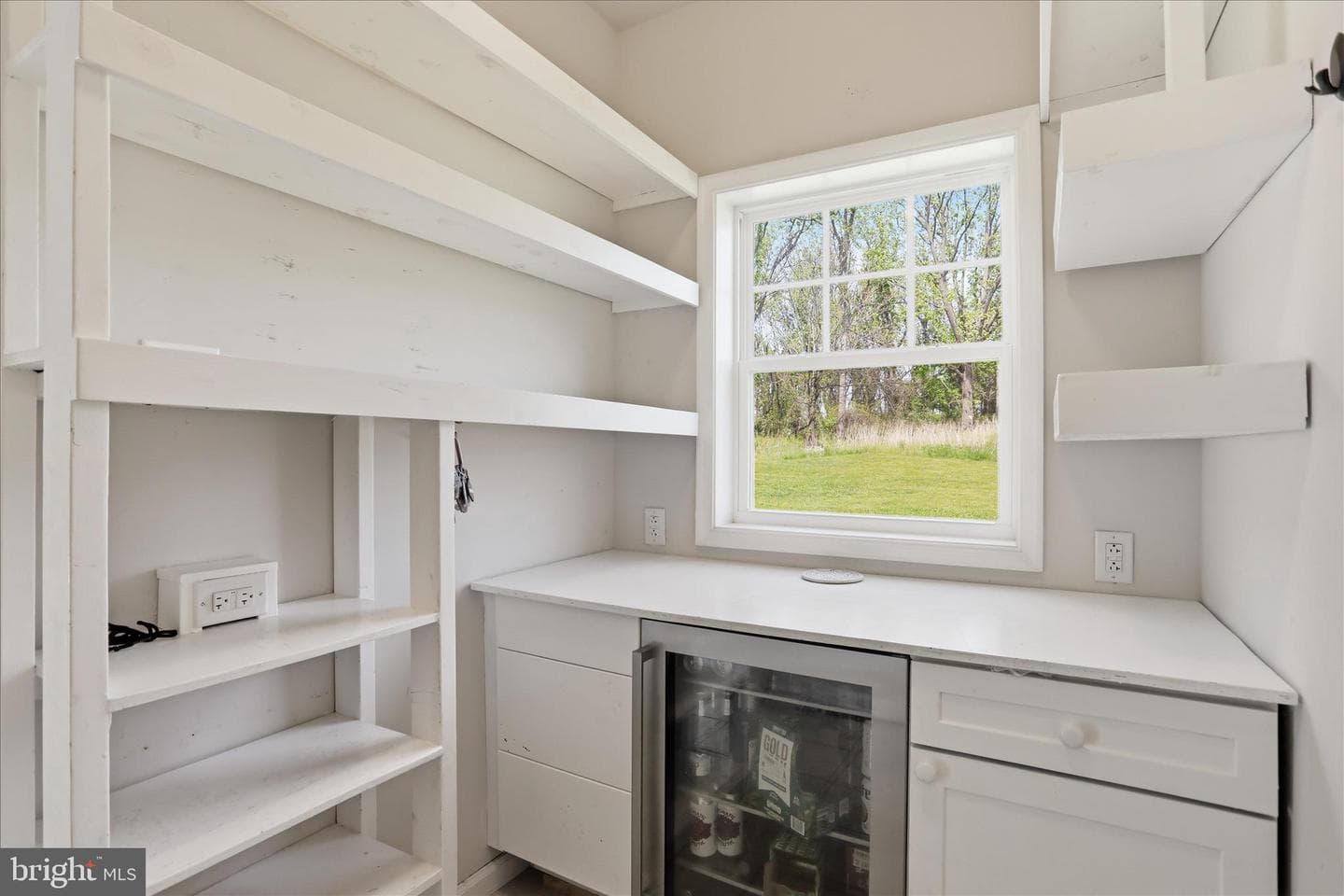 457 Ambassador Place photo 9
