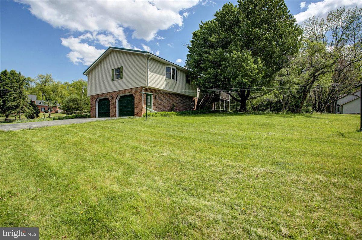 848 Carey Drive photo 5