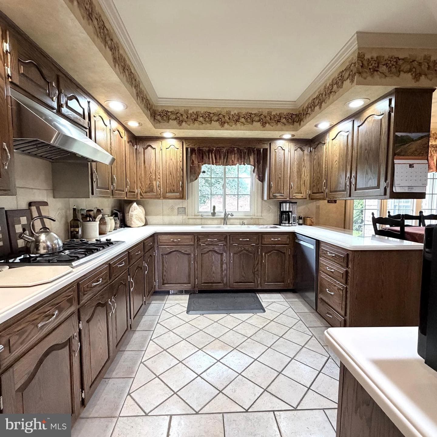 475 Larkspur Lane photo 28