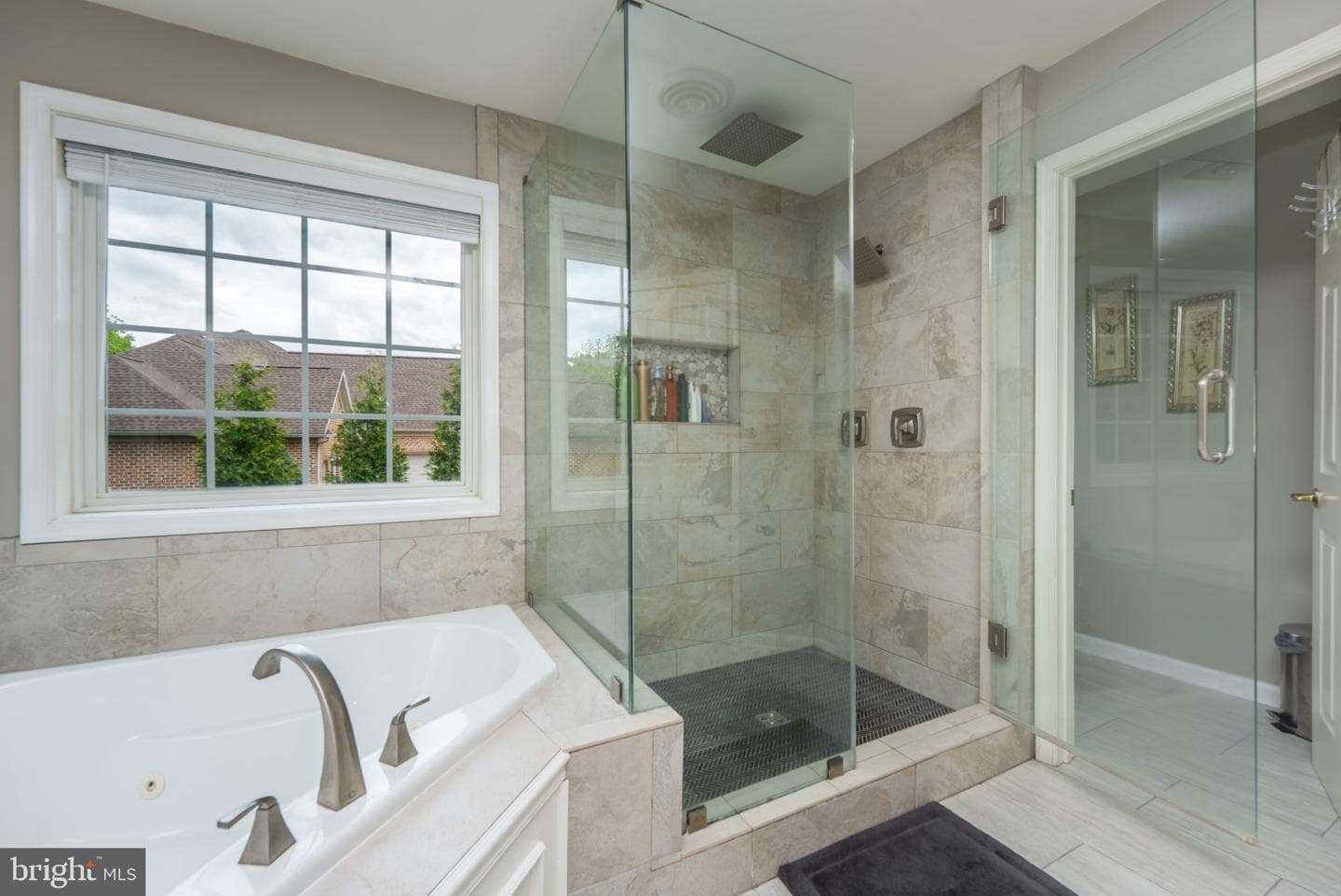 2384 Castlegreen Drive photo 48