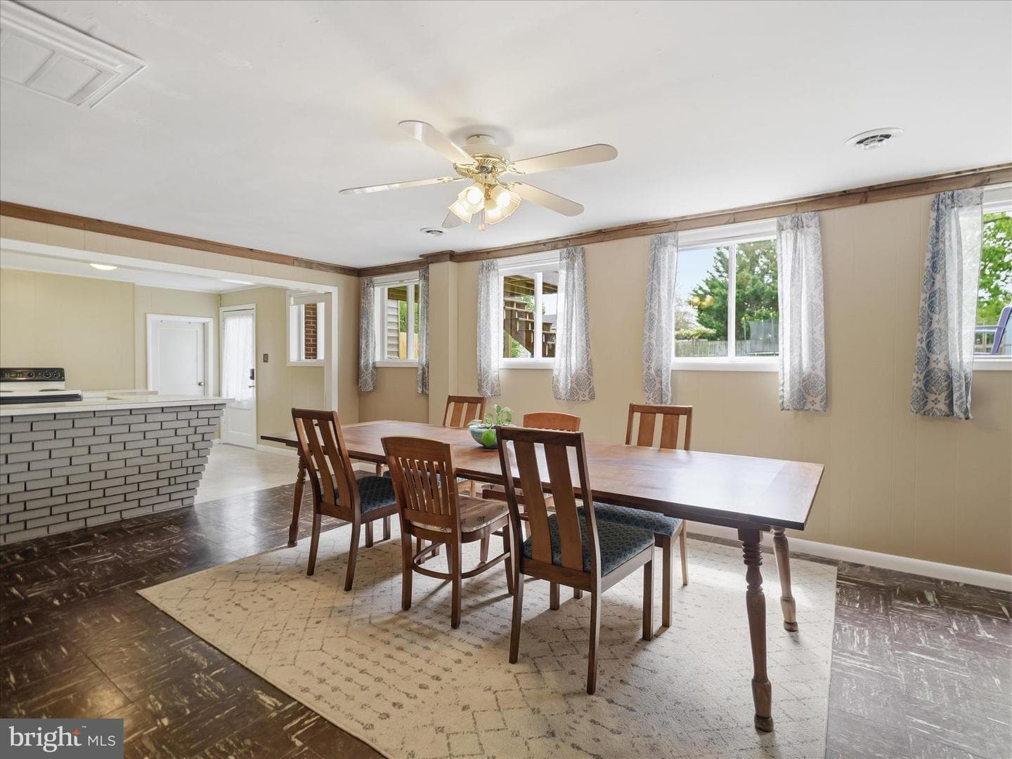 380 Hade Street photo 25