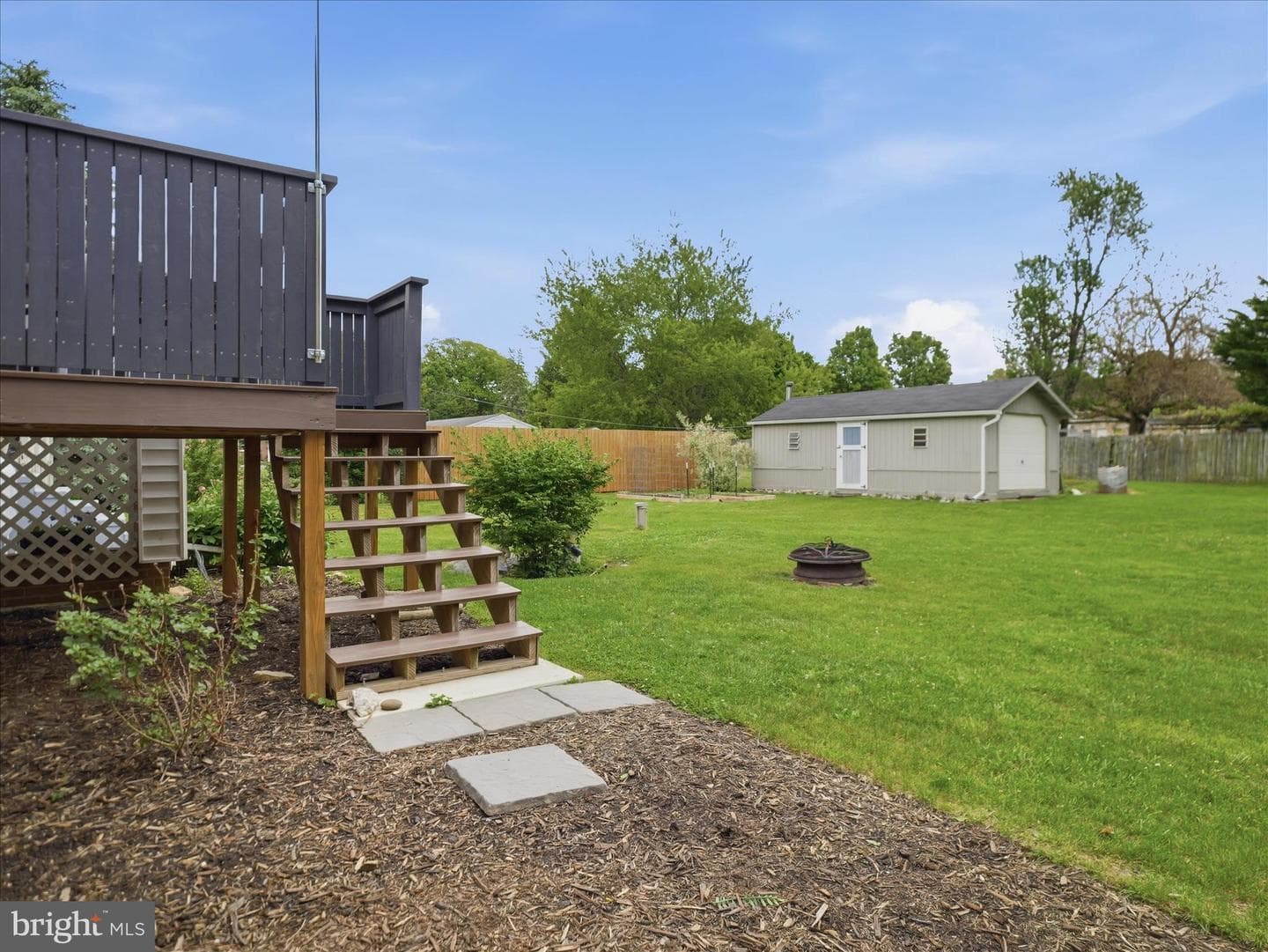380 Hade Street photo 41