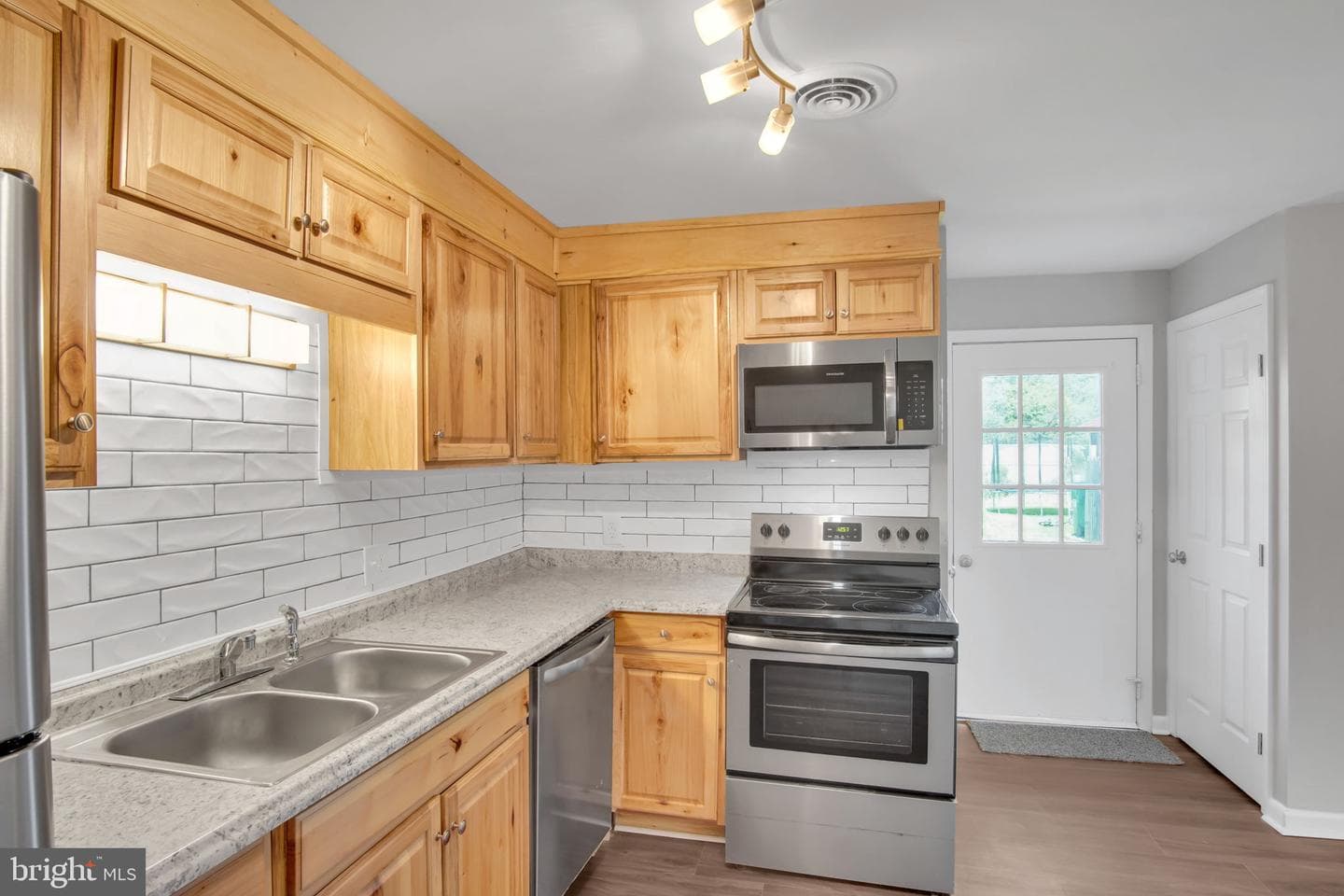 3546 Gregway Drive photo 3