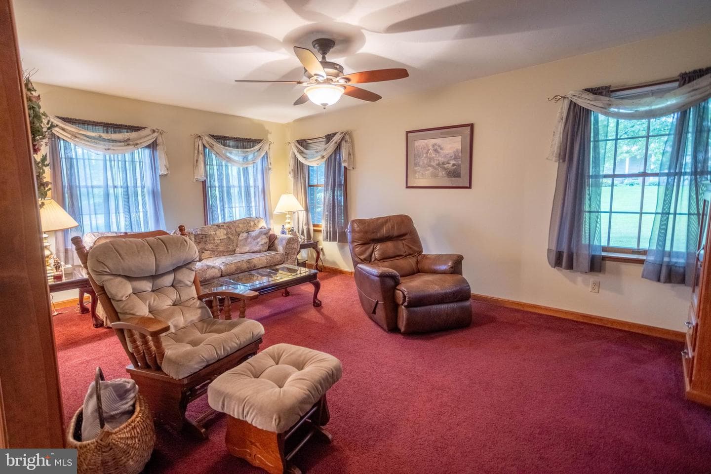 1015 Heritage Avenue photo 13